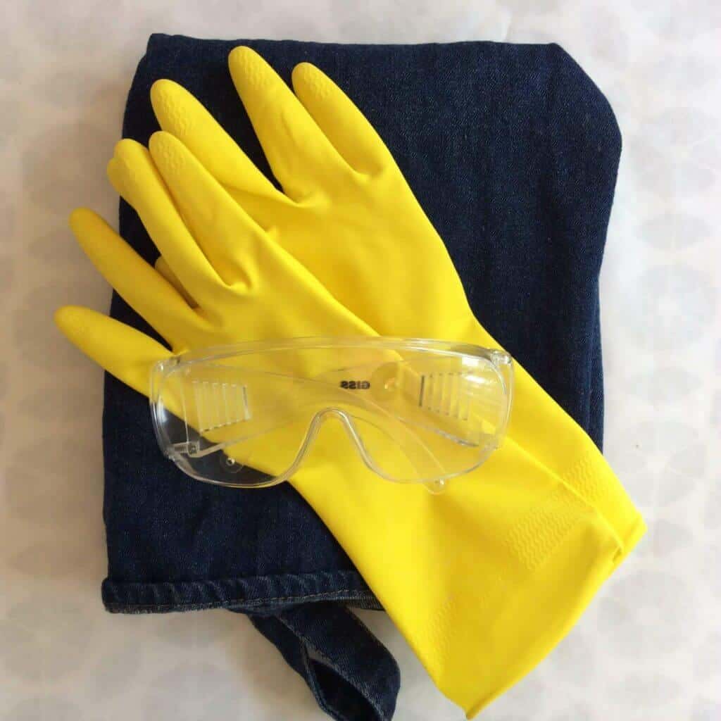 schort-handschoenen-bril